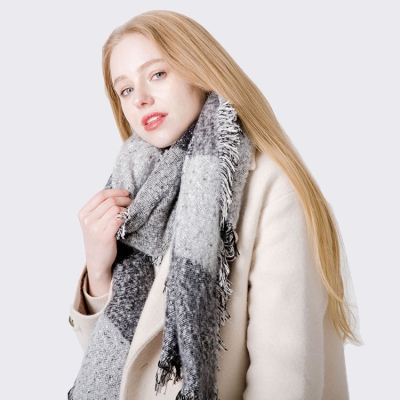 New Winter Circle Yarn Thickened Contrasting Raw Edge Plaid Diagonal Scarf Shawl